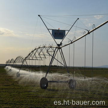 Sistema de riego agrícola de pivote central con ruedas